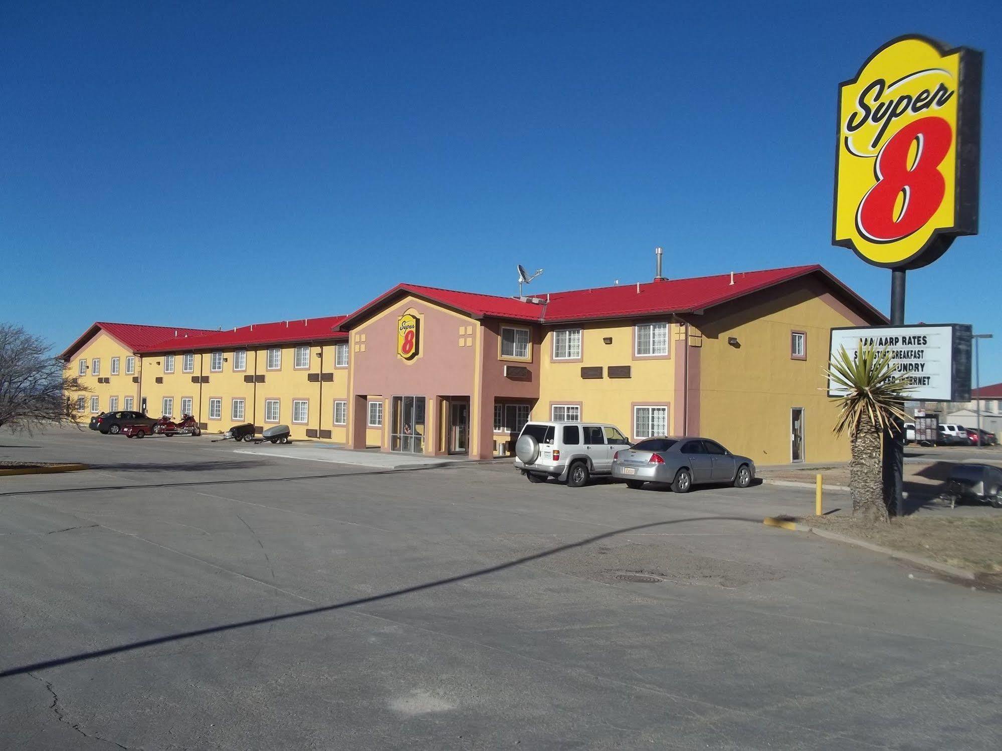 Super 8 By Wyndham Moriarty Motel Exterior photo
